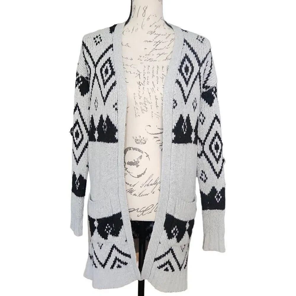 Pink Rose Women's Size Small Gray Black Southwest Print Cardigan Sweater